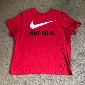 Nike- Tee Shirt​​​​​​​​​​​